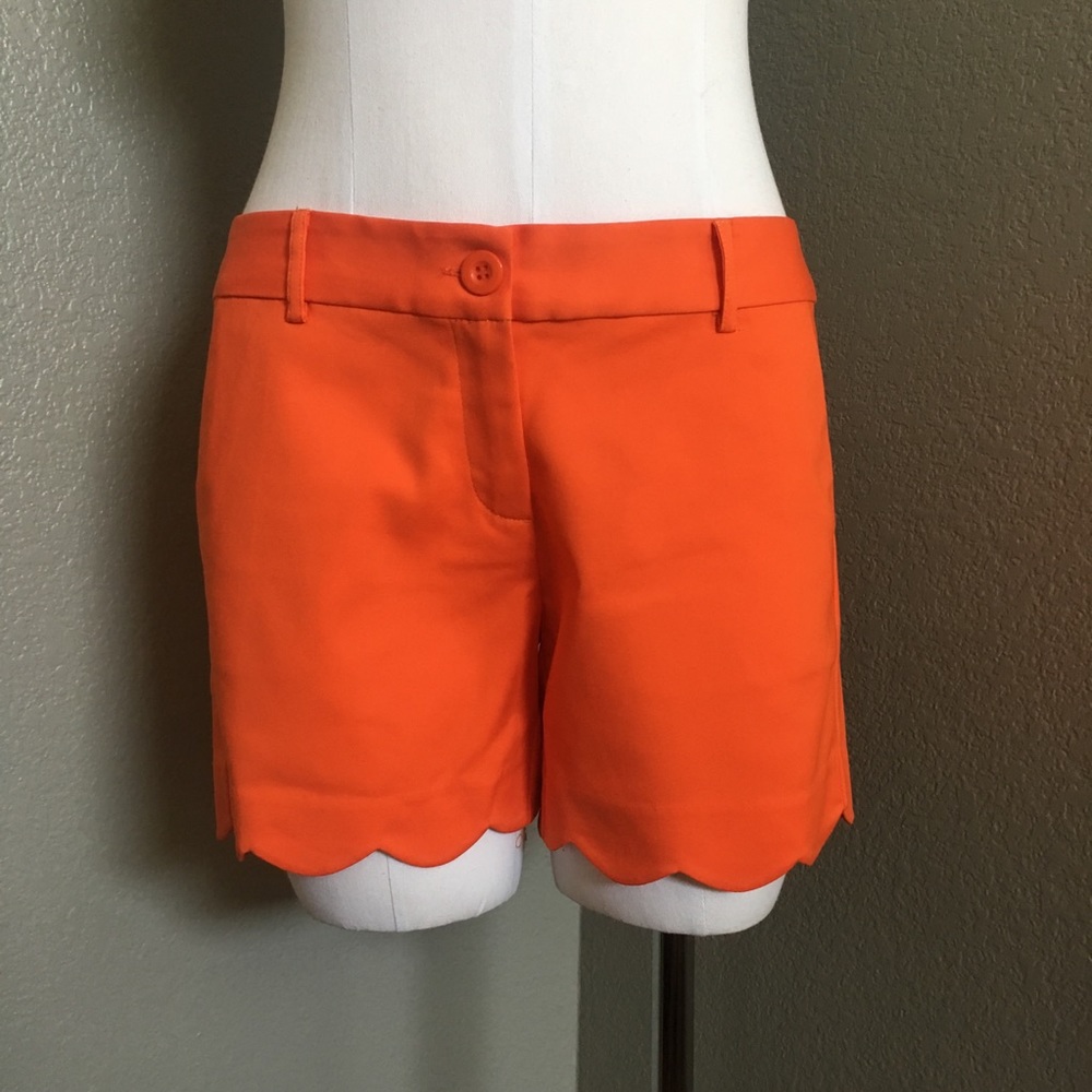 Scalloped trim shorts